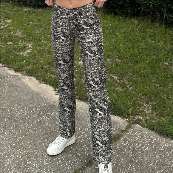 Basic Pleasure Mode - Picture 3 of 6